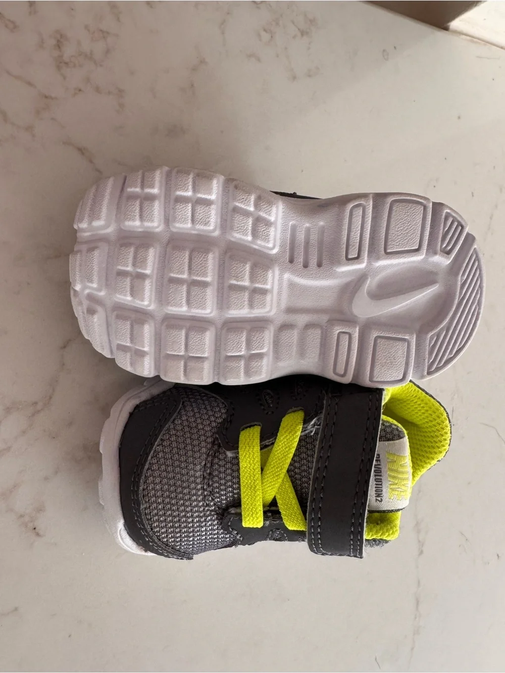 Nike Kids Gray & Neon Yellow Hook-and-Loop Athletic Sneakers